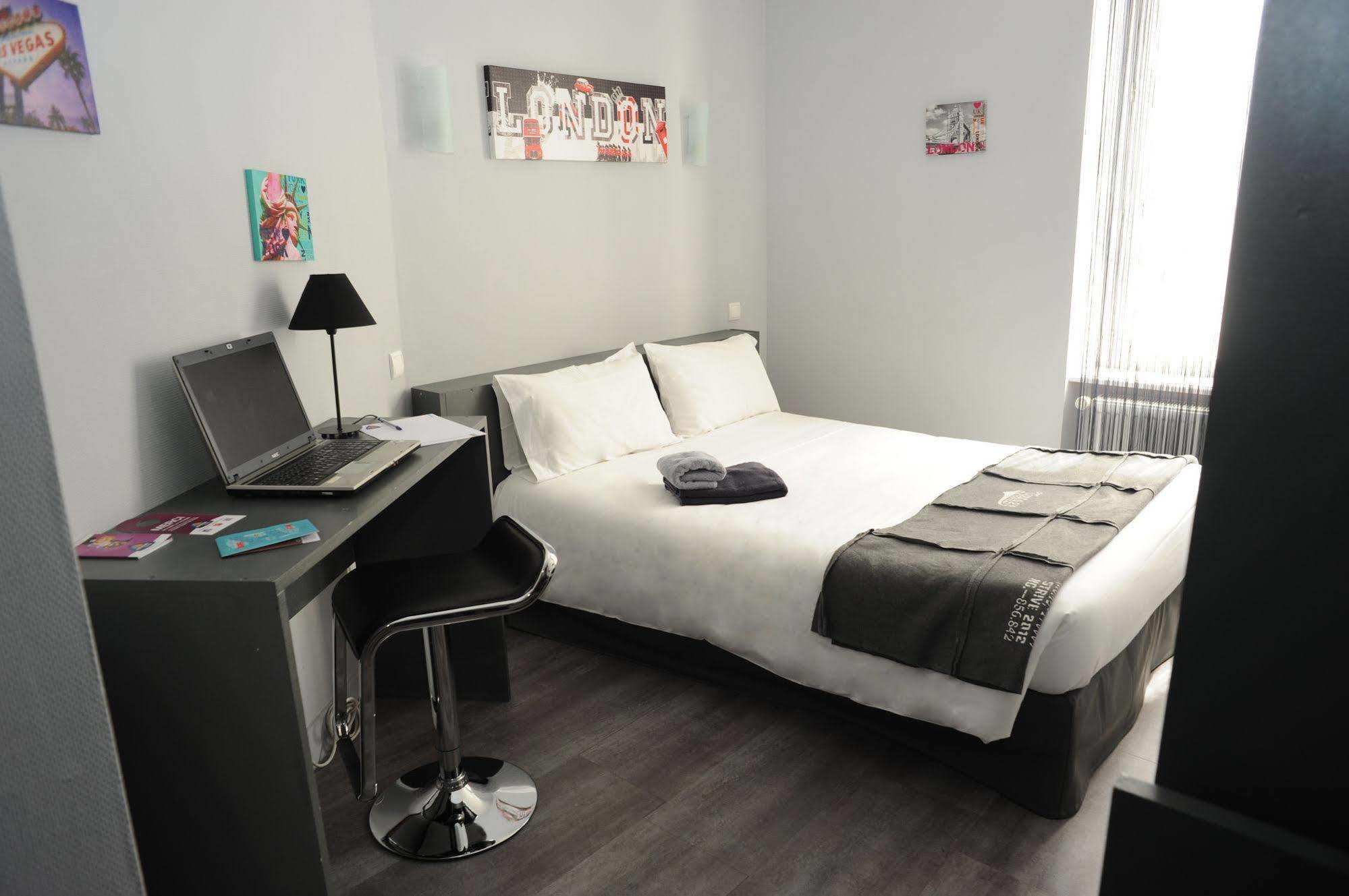 Hotel Akena Hf Limoges Esterno foto