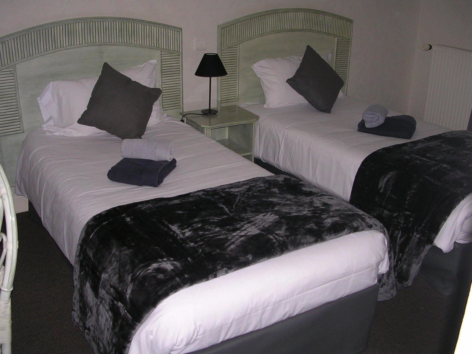 Hotel Akena Hf Limoges Esterno foto